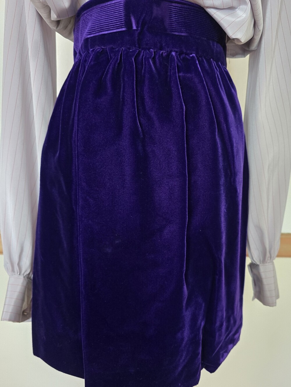 70s Vintage Boho Velvet Bolero and Mini Skirt Set - Picture 13 of 16